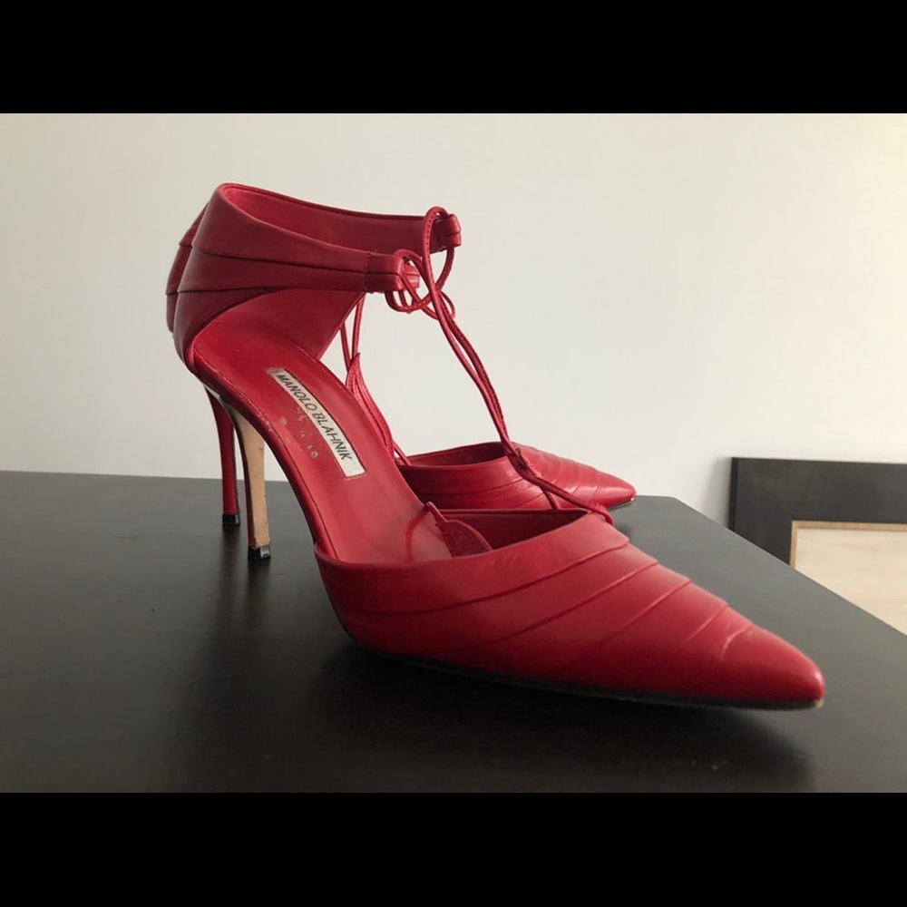 MANOLO BLAHNIK RED PUMPS